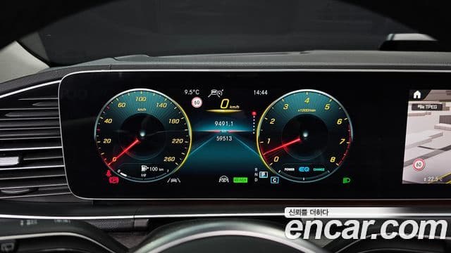 Mercedes-Benz GLE-Class 2022 — ფოტო 18/20