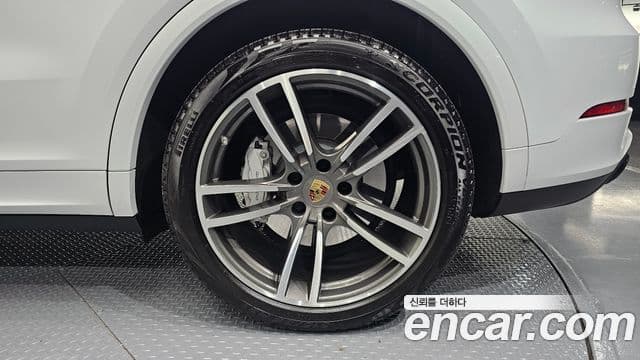 Porsche Cayenne 2020 — фото 5 из 20