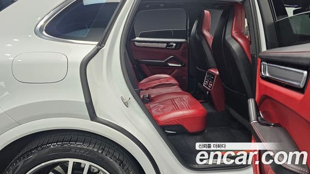 Porsche Cayenne 2020 — фото 12 из 20