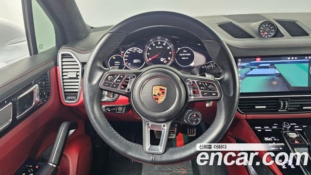Porsche Cayenne 2020 — фото 13 из 20