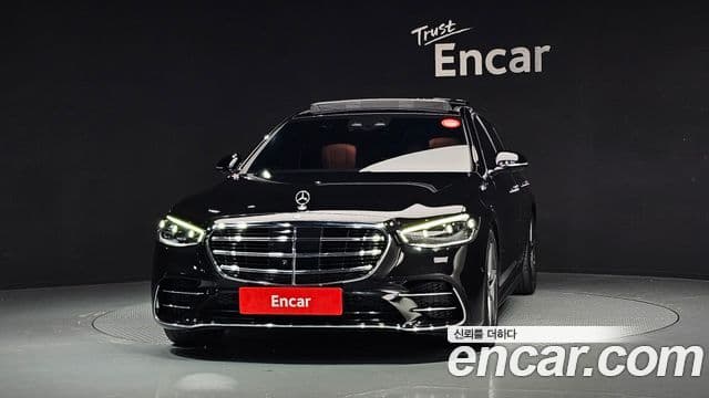 Mercedes-Benz S-Class 2023 — Photo 8/20