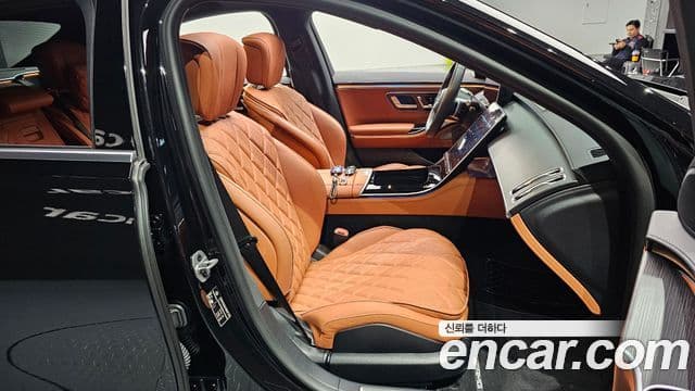 Mercedes-Benz S-Class 2023 — Photo 9/20