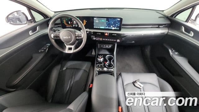 Kia K5 2023 — ფოტო 12/20