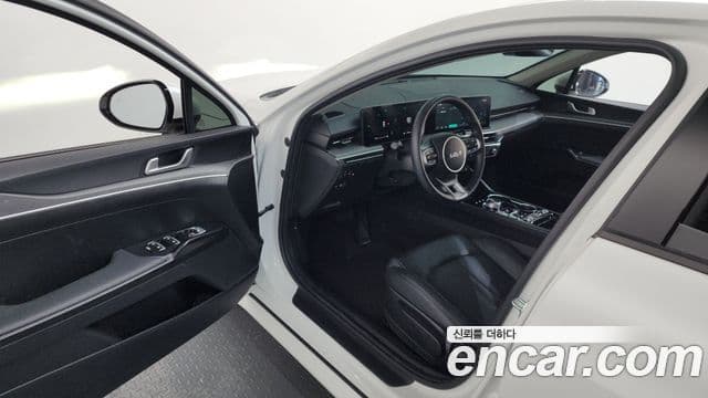 Kia K5 2023 — ფოტო 5/20