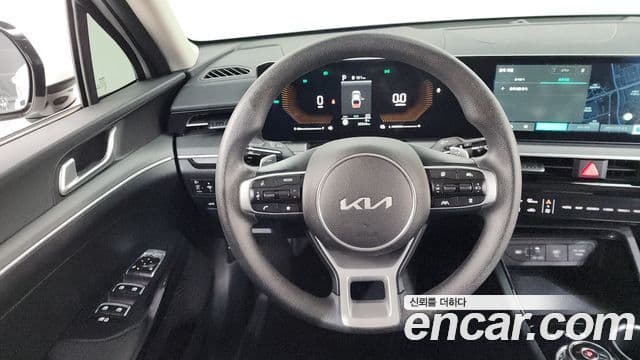 Kia K5 2023 — ფოტო 9/20