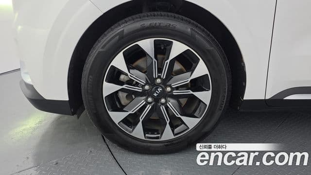 Kia Carnival 2020 — Photo 16/20
