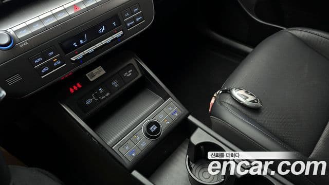 Hyundai Kona 2023 — Şəkil 17/20