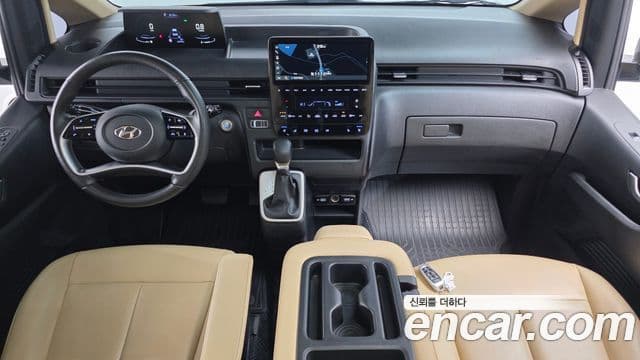 Hyundai Staria 2023 — ფოტო 7/20