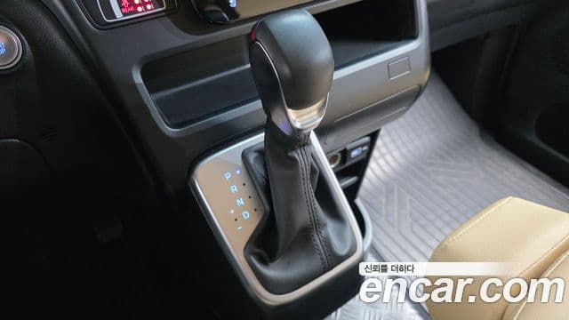 Hyundai Staria 2023 — ფოტო 9/20