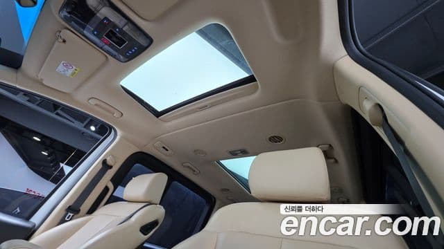 Hyundai Staria 2023 — ფოტო 13/20