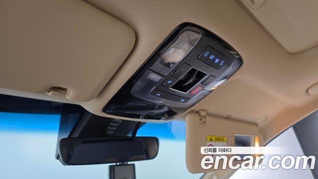 Hyundai Staria 2023 — ფოტო 17/20