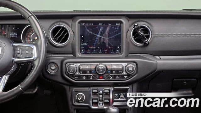 Jeep Wrangler 2021 — Şəkil 14/20
