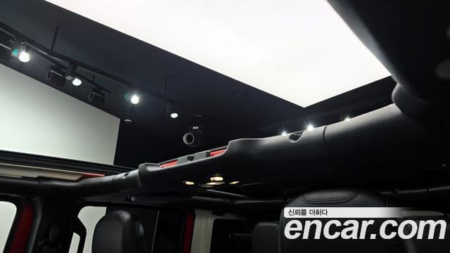 Jeep Wrangler 2021 — Şəkil 18/20
