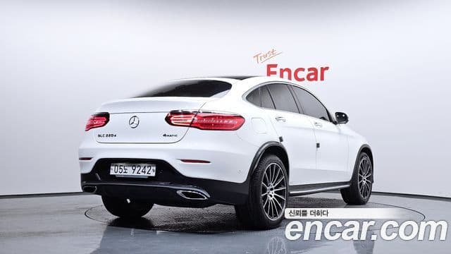 Mercedes-Benz GLC-Class 2018 — Photo 19/20