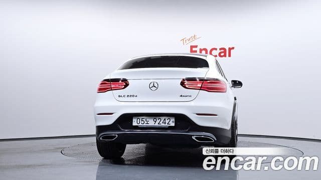 Mercedes-Benz GLC-Class 2018 — Photo 11/20