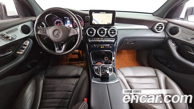 Mercedes-Benz GLC-Class 2018 — Photo 1/20