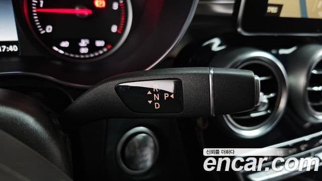 Mercedes-Benz GLC-Class 2018 — Photo 6/20