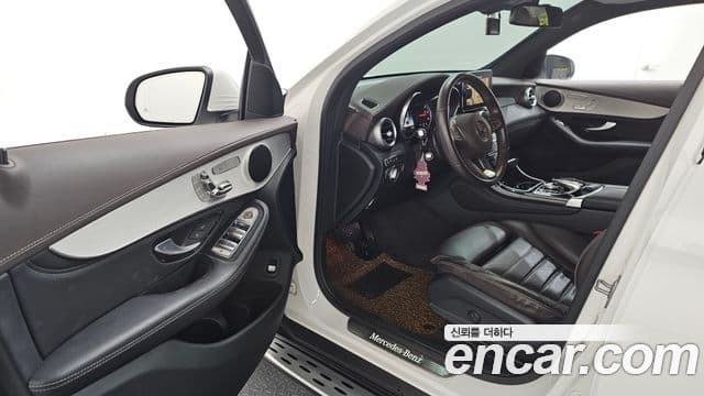 Mercedes-Benz GLC-Class 2018 — Photo 8/20