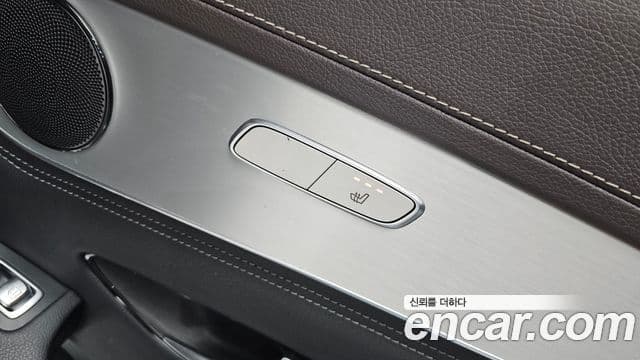 Mercedes-Benz GLC-Class 2018 — Photo 15/20