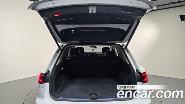 Volkswagen Touareg 2023 — Şəkil 20/20