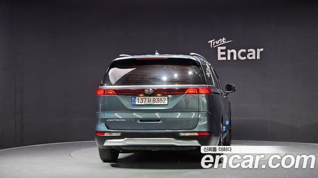 Kia Carnival 2020 — ფოტო 4/20