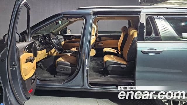Kia Carnival 2020 — ფოტო 10/20