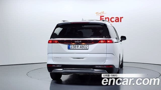 Kia Carnival 2023 — Фото 4/20