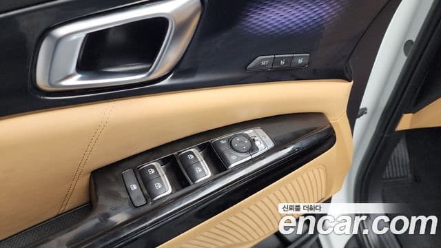 Kia Carnival 2023 — Фото 16/20