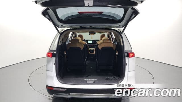 Kia Carnival 2023 — Фото 20/20