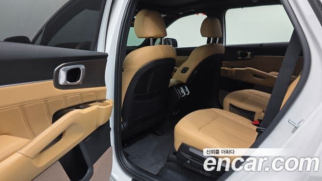 Kia Sorento 2022 — Şəkil 18/20