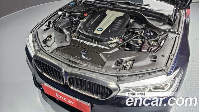BMW 5 Series 2018 — Photo 20/20
