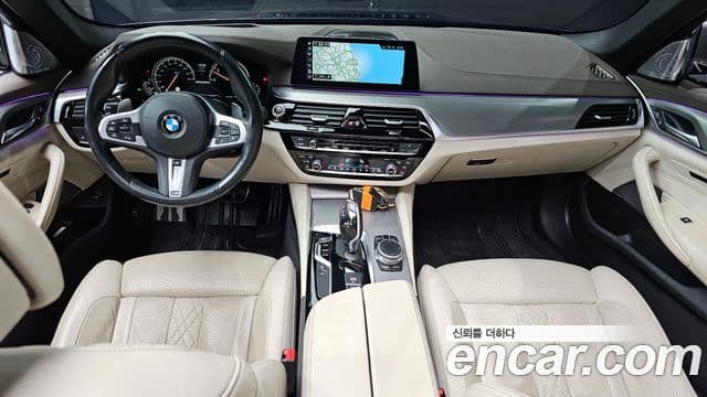 BMW 5 Series 2018 — Photo 9/20