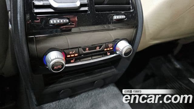 BMW 5 Series 2018 — Photo 17/20