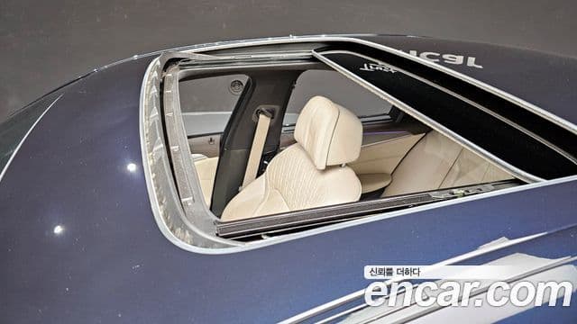 BMW 5 Series 2018 — Photo 18/20