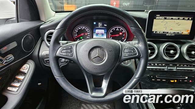 Mercedes-Benz GLC-Class 2019 — ფოტო 13/20