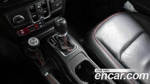 Jeep Wrangler 2023 — фото 9 из 20