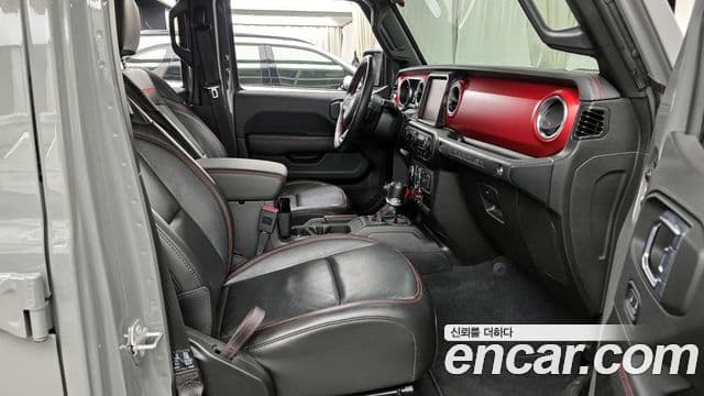 Jeep Wrangler 2023 — фото 11 из 20