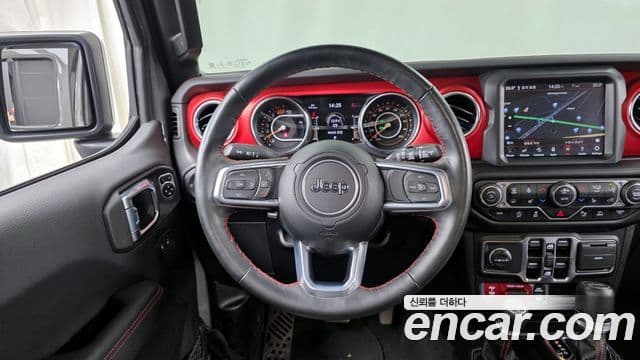 Jeep Wrangler 2023 — ფოტო 13/20