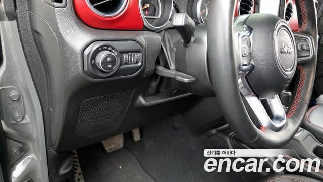 Jeep Wrangler 2023 — ფოტო 18/20