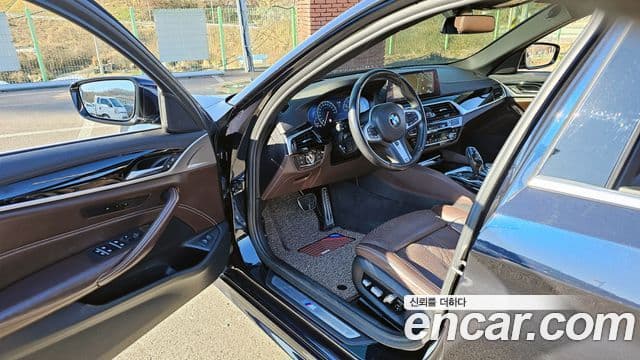 BMW 5 Series 2019 — ფოტო 11/20