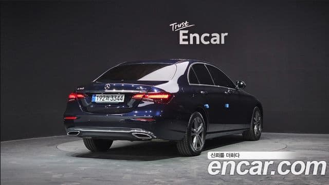 Mercedes-Benz E-Class 2022 — ფოტო 1/19