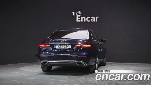 Mercedes-Benz E-Class 2022 — ფოტო 3/19