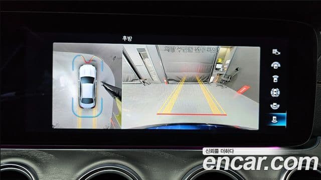 Mercedes-Benz E-Class 2022 — ფოტო 15/19
