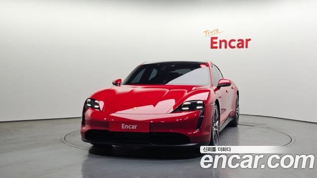 Porsche Taycan 2023 — ფოტო 6/20
