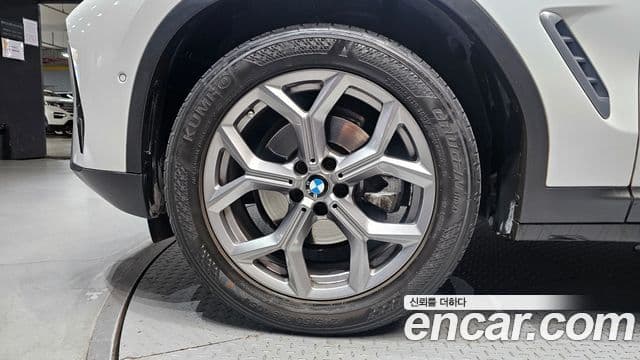 BMW X4 2022 — ფოტო 5/20