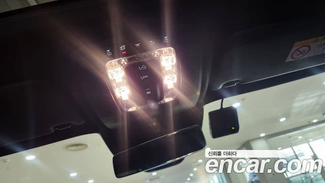 Mercedes-Benz GLB-Class 2023 — Фото 12/20