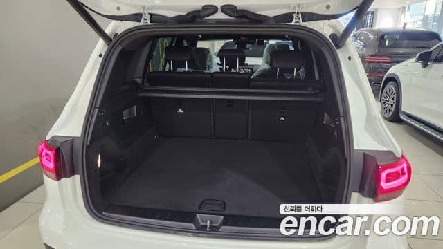 Mercedes-Benz GLB-Class 2023 — Фото 18/20
