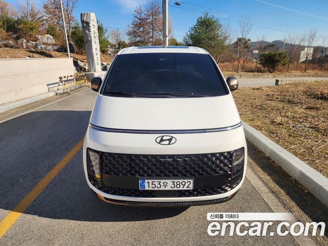 Hyundai Staria 2025 — ფოტო 1/20