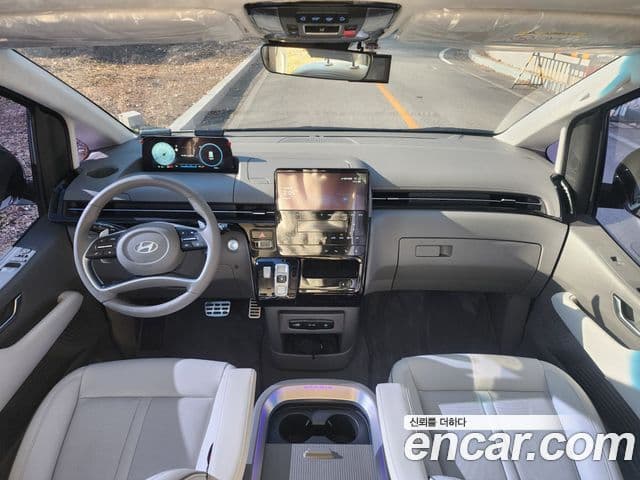 Hyundai Staria 2025 — ფოტო 8/20