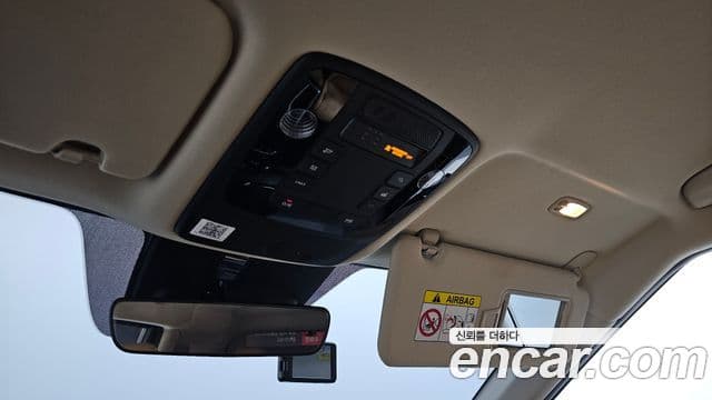Kia Carnival 2021 — ფოტო 19/20